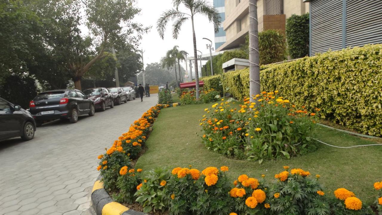 Ramada Gurgaon Central Exteriér fotografie
